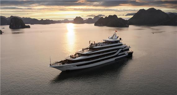 Du thuyền Calista Cruise